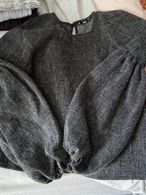 Women's Puff Sleeve Knit Top in Charcoal Gray